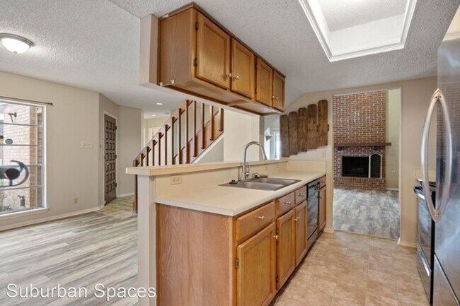 Building Photo - 2 br, 2 bath House - 5738 Spring Night