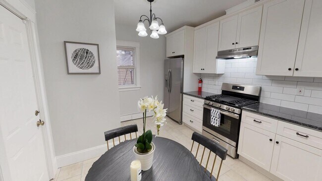 Building Photo - 110 Greenbrier St