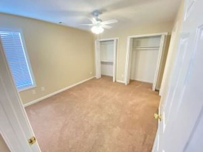 Building Photo - 164 W Hampton St