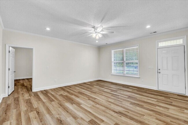 Building Photo - 3 Bed/2 Bath Home within Walking Distance to Richmond Hill Schools