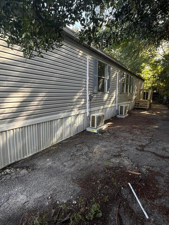 Building Photo - 12002 SW Sandalfoot Blvd