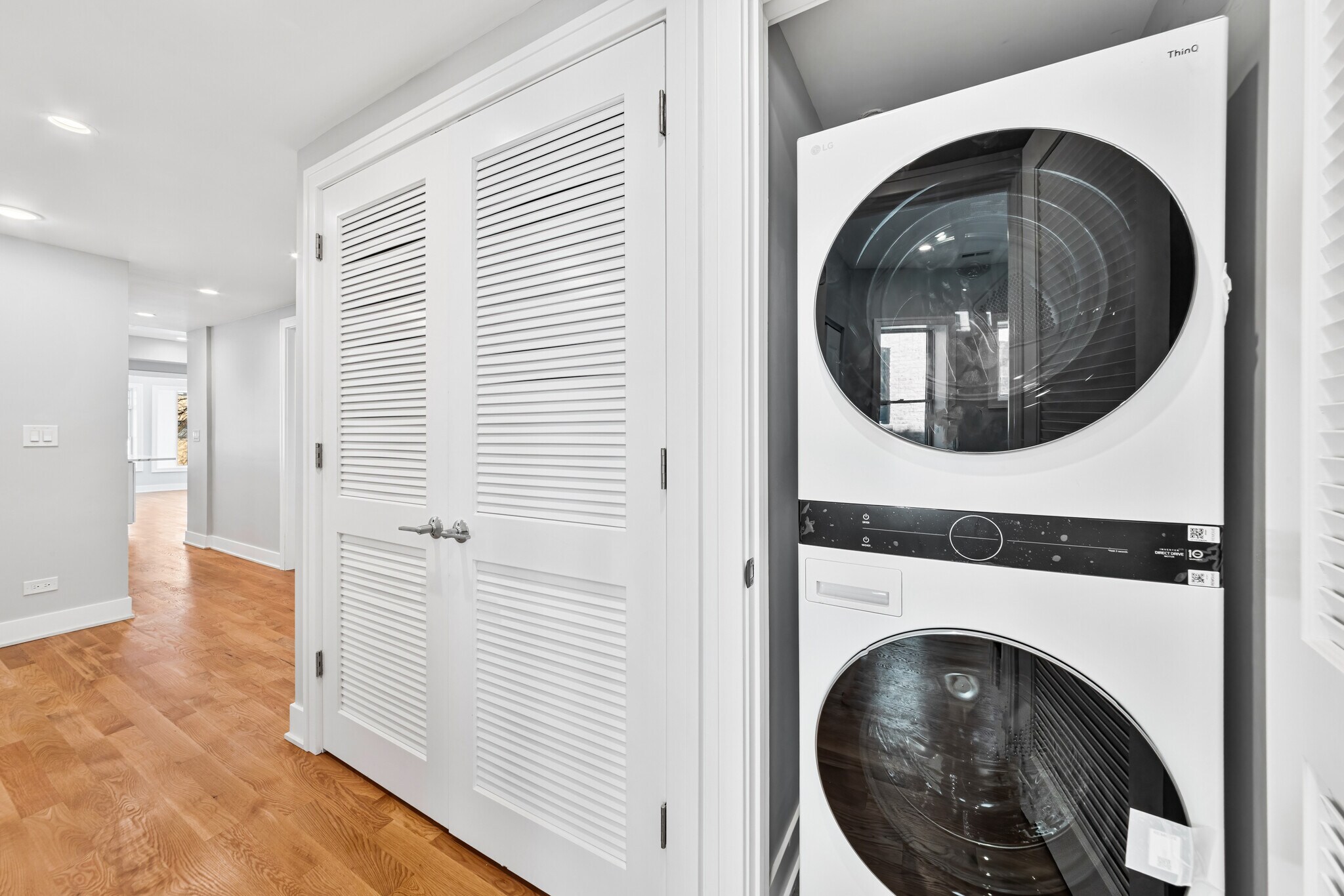 Building Photo - 935 W Winona St