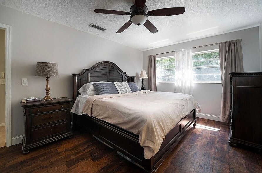 Building Photo - 9781 Lake Georgia Dr