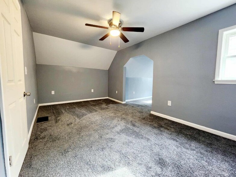 Building Photo - 353 N Forbes St