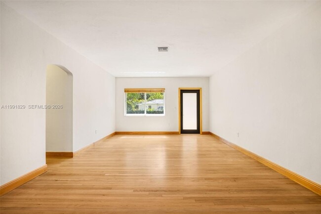 Building Photo - 2431 Overbrook St