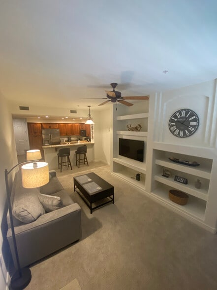 Building Photo - 5450 E Deer Valley Dr