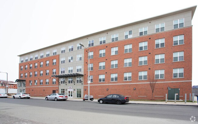 Building Photo - Bridgeview Center