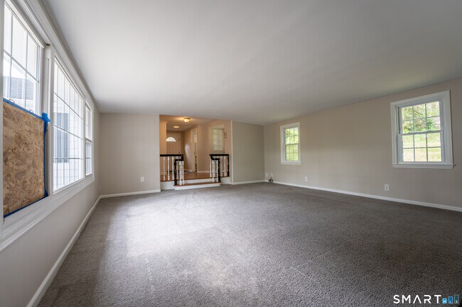 Building Photo - 30 Hillsboro Dr