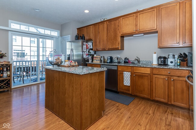 Building Photo - 420 Beverly Ct