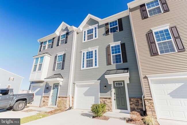 Building Photo - 8611 Upton Ln