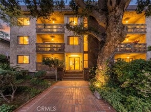 Building Photo - 465 Ivy St