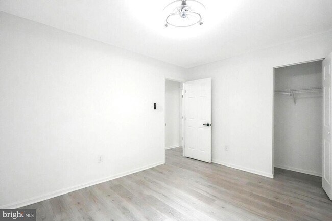 Building Photo - 6304 Juanita Ct