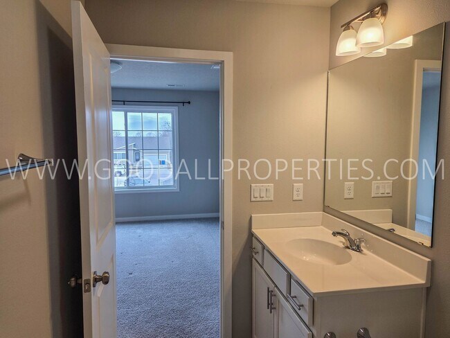 Building Photo - Beautiful Two-Story Home in the SE Polk School District – Available Now!