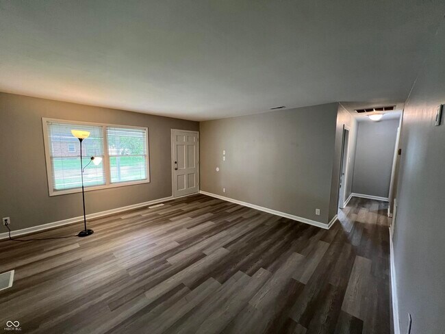 Building Photo - 223 Highwood Dr