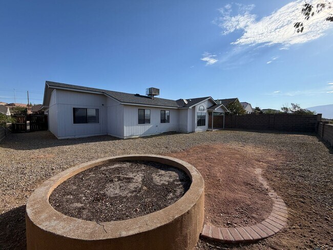 Building Photo - 4520 Rockaway Loop NE