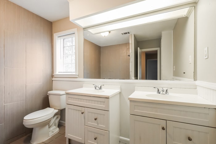 Building Photo - 5115 Shirlwood Dr