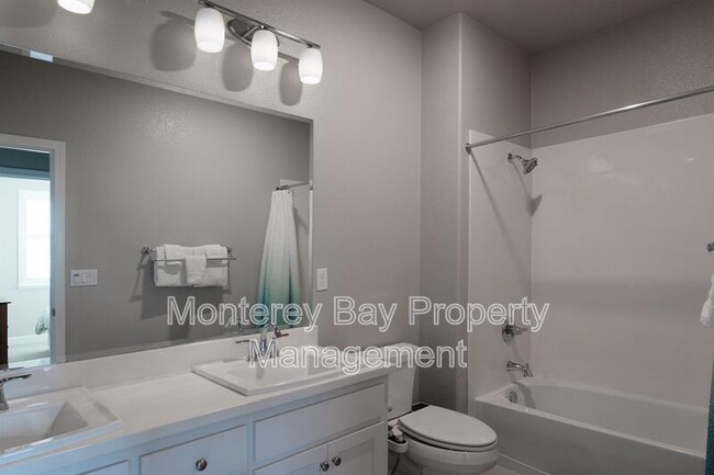 Building Photo - 230 9th St