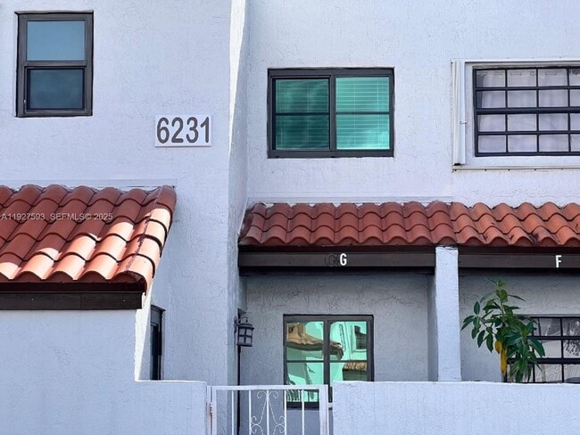 Building Photo - 6231 SW 138th Ct