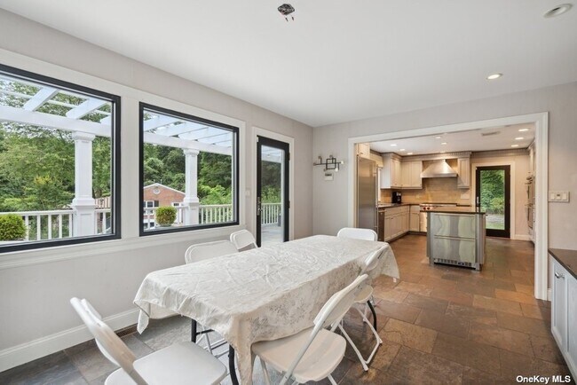 Building Photo - 157 Linden Ln