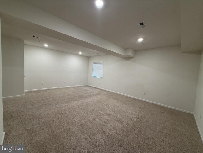 Building Photo - 137 Golden Vale Dr