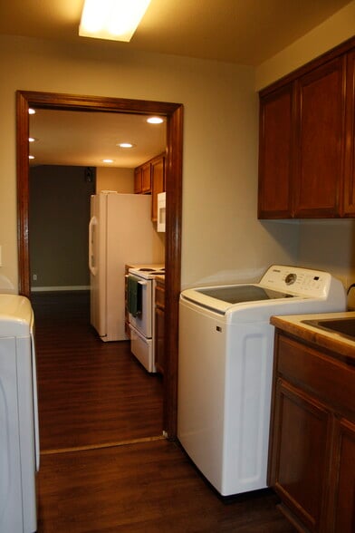 laundry room - 3993 S Law Ave