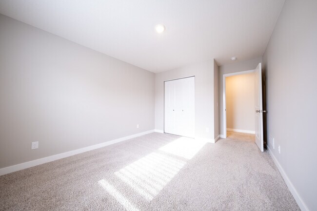 Building Photo - 5109 Mustang Dr