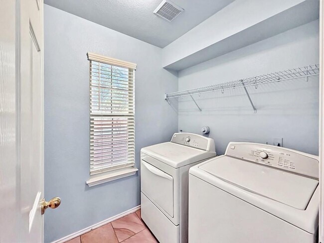 Building Photo - 2413 Socorro Bend