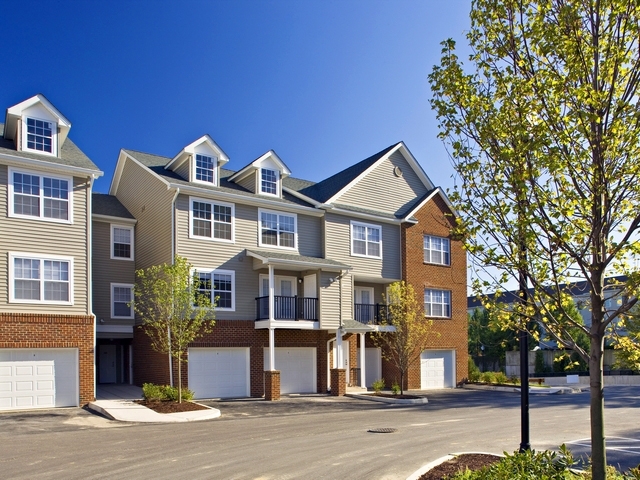 Primary Photo - Huntington Townhomes