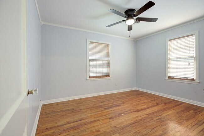 Building Photo - 912 Garver St