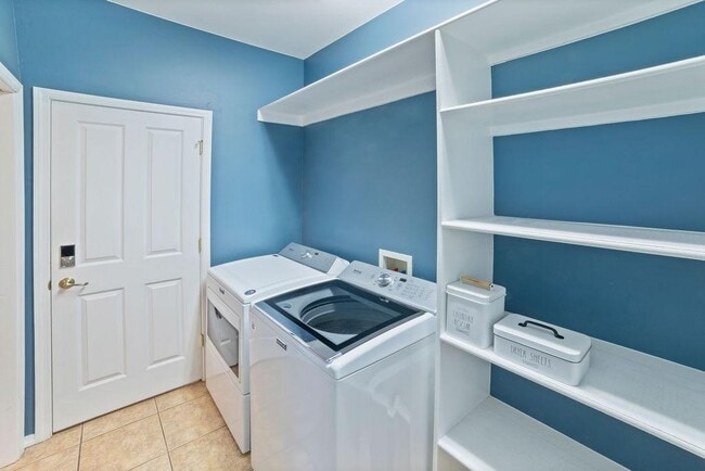 Building Photo - 603 Brookline Loop