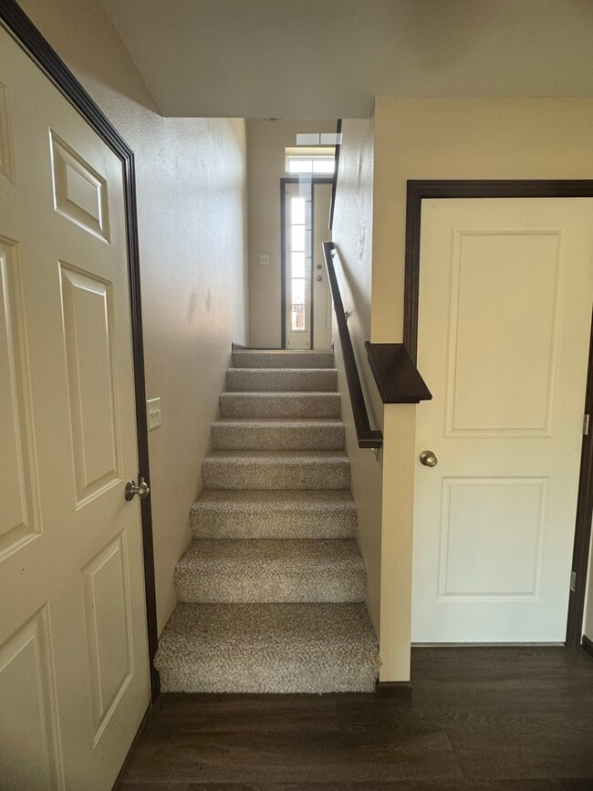 Building Photo - 460 RJ Dr