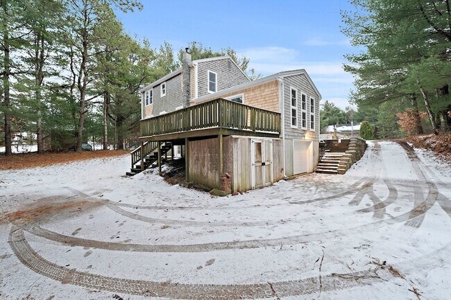 Building Photo - 4 Oaken Bucket Ln