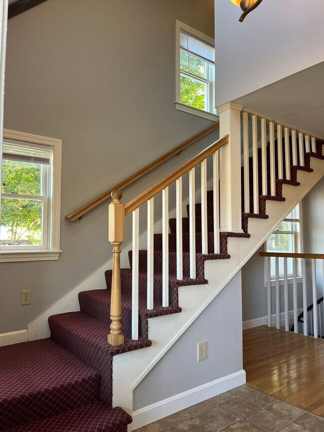 Building Photo - Rare Find Single Family Home in South Port...