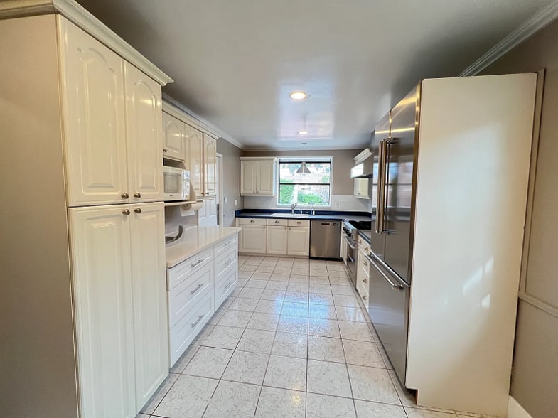 Building Photo - 139 E Dexter St