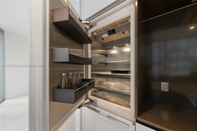 Building Photo - 300 Biscayne Boulevard Way