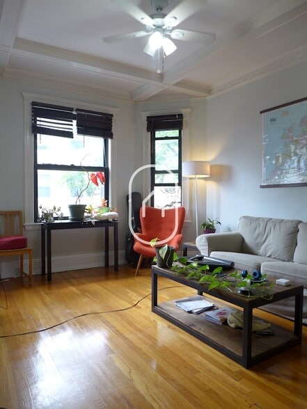 Building Photo - 6 Worthington St