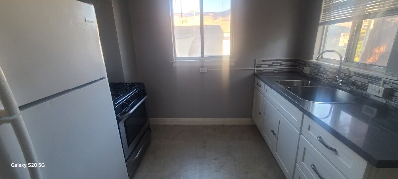 Building Photo - 338 Portland Ave