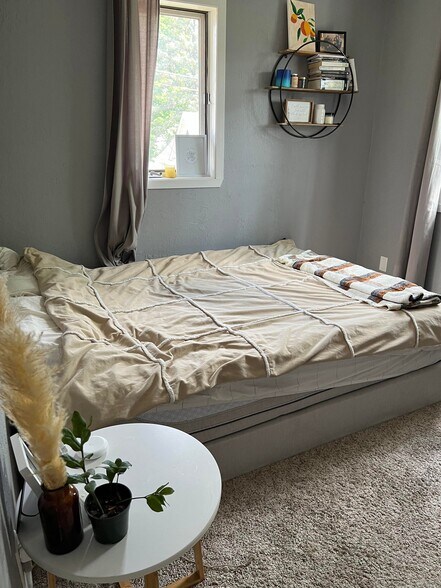 Bedroom - 826 Clayland St