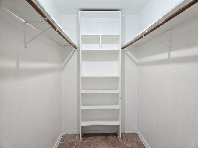 Building Photo - 2906 West Ave