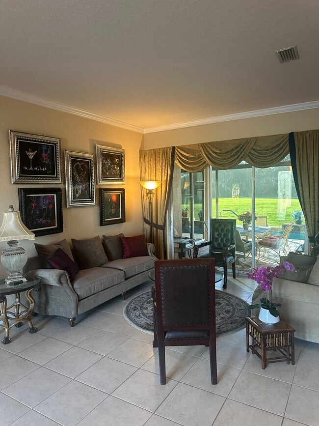 Building Photo - 566 Planters Manor Way