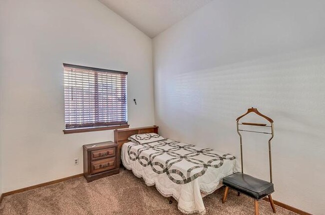 Building Photo - 4886 Maureen Cir