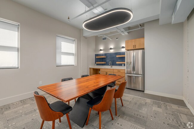 Building Photo - 5000 Euclid Ave