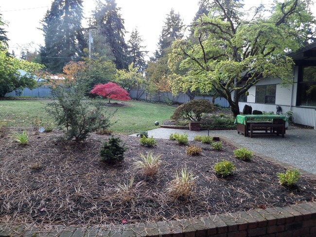 Building Photo - Incredible 3-Bedroom Mid-Century Stunner on Mercer Island! Huge Yard and Central A/C!!