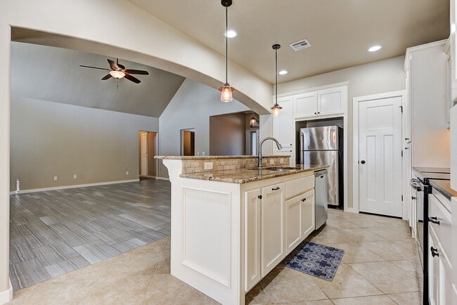 Building Photo - 2300 Bretford Way