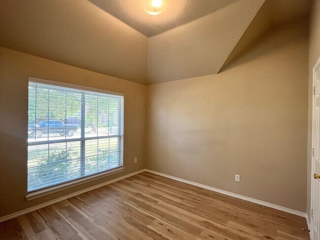 Building Photo - Beautifully Updated 4-Bedroom Home with Community Pool & Excellent Schools!