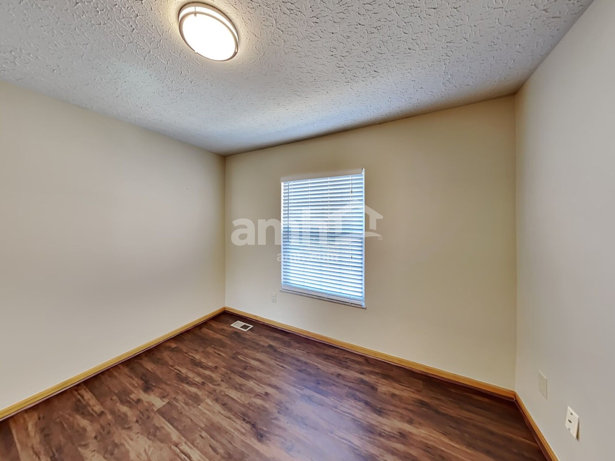 Building Photo - 8865 Kingsley Dr