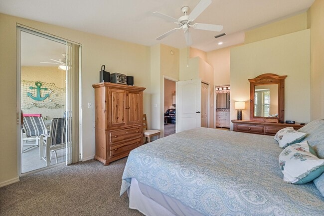 Building Photo - **SHORT-TERM RENTAL - FURNISHED TURNKEY 2+Den/2 CONDO in Stoneybrook**