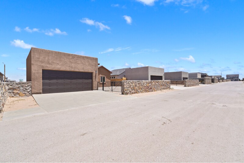 Building Photo - 2237 Tony Harper St