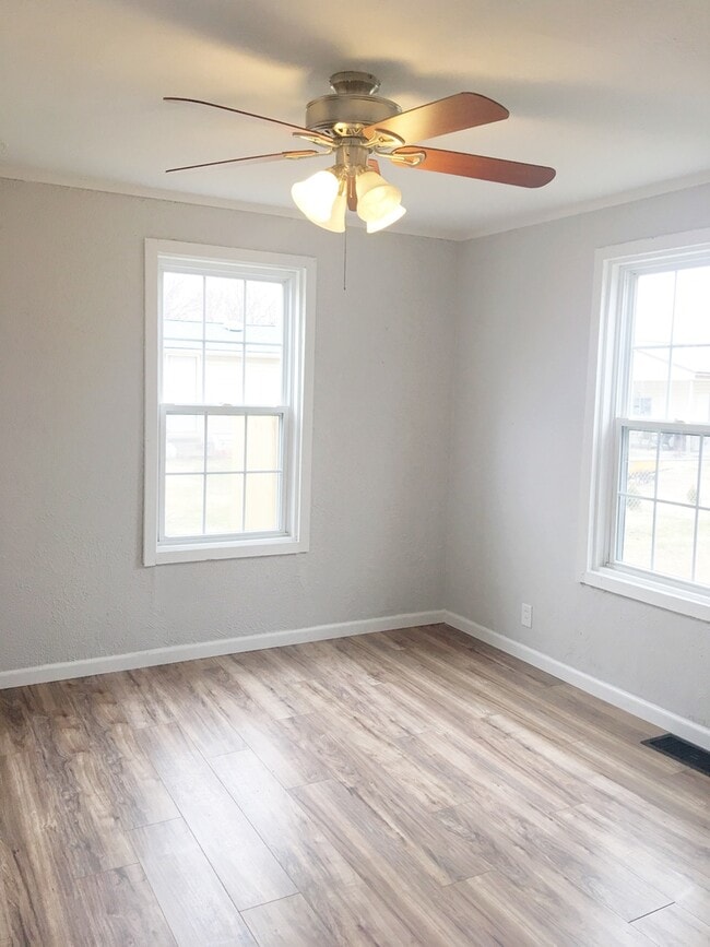 Building Photo - For Rent...4764 Warnock Ave, Granite City