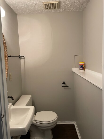 Building Photo - 3351 Chetwood Pl